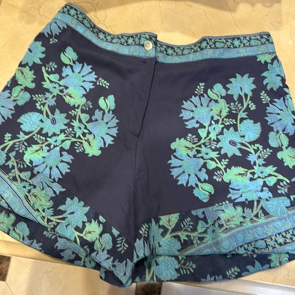 Juliet Dunn Pants - Brand new Juliet Dunn shorts